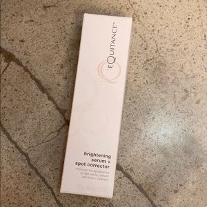 EQUITANCE brightening serum + spot corrector